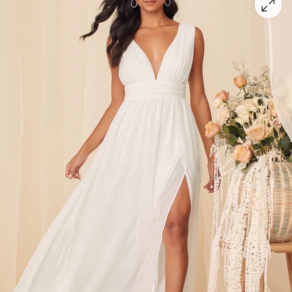 Elegant White Sleeveless Maxi Dress